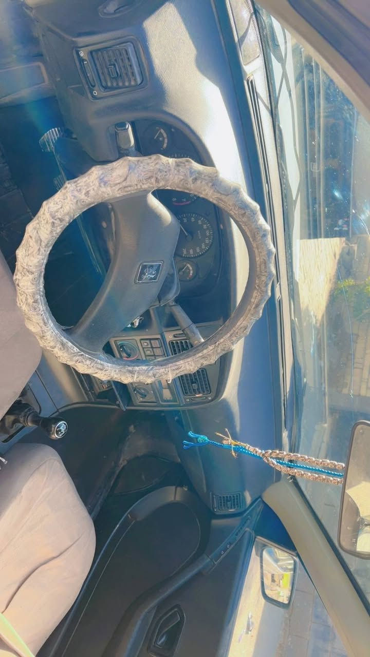 سيارة نظيفة ومرتبة وعمليّة، مناسبة للاستخدام اليومي 👍
المكيف تبريد ثلج ❄️
كلج كهربائي
السيارة بحالة جيدة وجاهزة للاستخدام

داخلة هزّة 2026
سنوية لحد 2030
مصفّرة غرامات
التحويل بنفس اليوم
رقم مشروع وطني

العنوان : بغداد حي اور 
رقم الهاتف : ***********
