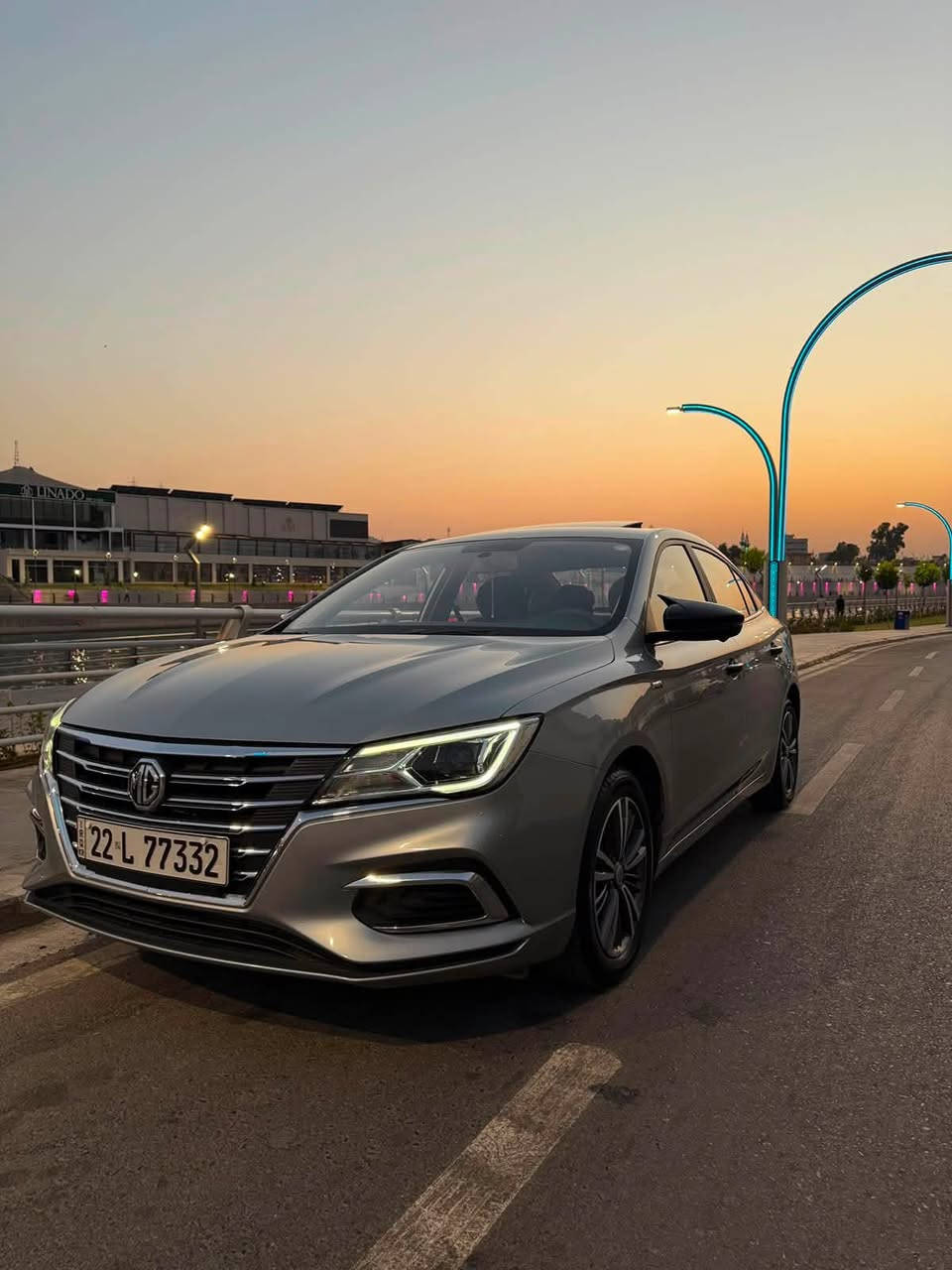 ---
للبیع 🚨
MG 5 | المودیل: 2023 | اللون: سلفر 

المواصفات:
المحرك: 1.5 تيربو 4 سلندر
القوة: 173 حصان 
ناقل الحركة: اوتوماتيك 7 سرعات DCT
التسارع: 0-100 كم/س خلال 8.5 ثانية
صرف البنزين: 5.9 لتر / 100 كم
حجم خزان الوقود: 50 لتر

المواصفات الداخلية والخارجية:
شاشة 10.25 انچ + شاشة عدادات ديجيتال 7 انچ
Apple CarPlay + Android Auto
كاميرا 360 درجة + حساسات امامية وخلفية
نظام MG Pilot: فرامل طوارئ، تثبيت سرعة ذكي، تنبيه الخروج عن المسار
مقاعد جلد + مقعد السائق كهربائي
سقف بانوراما 
جنط 17 انچ
مساحة الصندوق: 479 لتر
ماشي. 78 Km
السيارة نظيفة جدا وبحالة ممتازة 
للمزيد من المعلومات والصور تواصل واتساب: [رقمك]
سعر 99$$
***********
