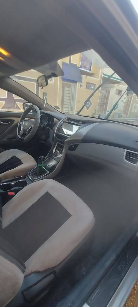 سيارة النتره للبيع 
موديل ٢٠١٢ رقم كربلاء انكليزي 
بسمي سنويه بسمي لغاية ٢٠٢٧
محرك ١٨٠٠ دوش
كير عادي عادي عادي ٦ نمره 
وارد أمريكي حادث جنطه 
تبريد ثلج 
سعر السياره ٨٥ وبيهه مجال 
تحويل اشوكت متريد 
للإستفسار مراسله الصفحة او الاتصال على الرقم ***********
بي واتساب الرقم
