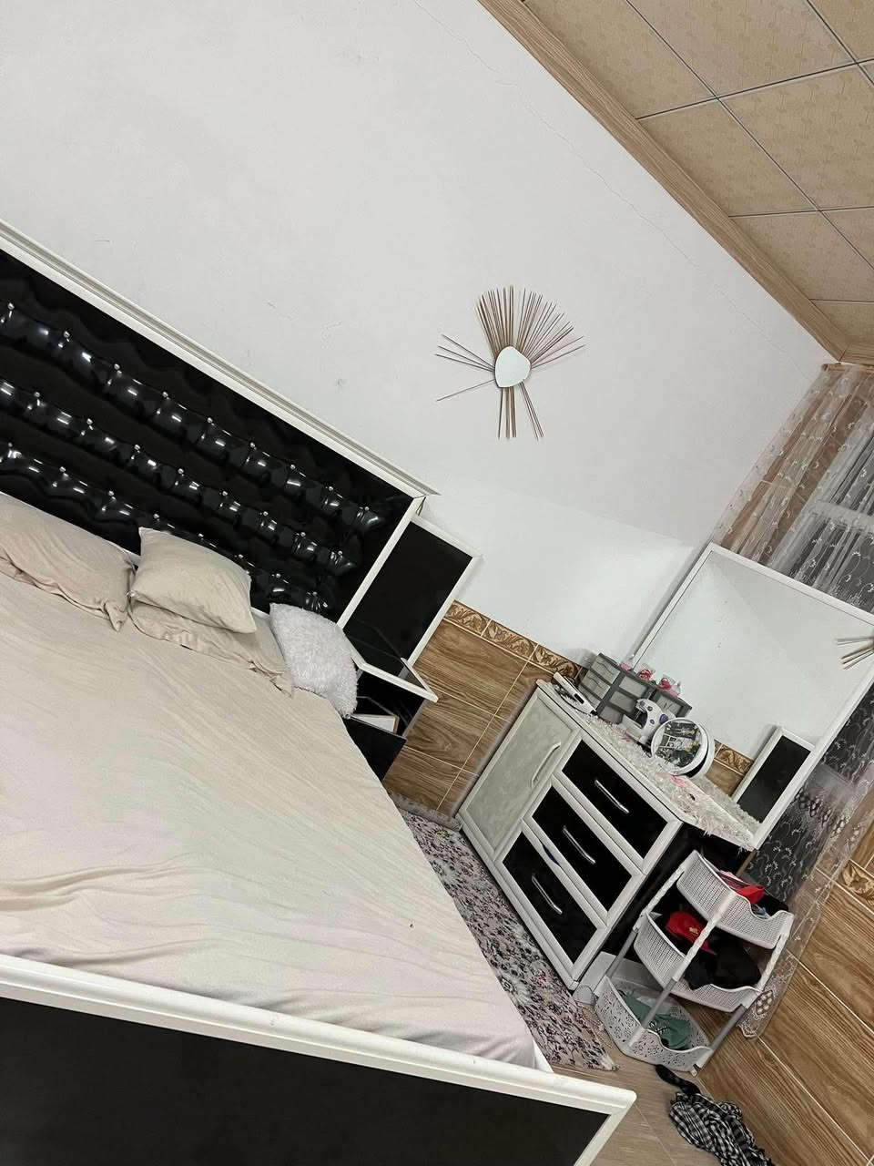 شتێکت هەیە لە ماڵەوە کە بەکاری ناهێنیت؟ 🏠✨

مەیهێڵە بێ‌سوود بمێنێتەوە، چونکە لەوانەیە کەسێکی تر پێویستی پێی هەبێت! 😍

📸 وێنە و زانیارییەکانی کاڵاکەت بۆمان بنێرە

💰 ئێمە بۆت دەیفرۆشین

📩 تەنها پەیامێک لە تۆوە!

خێرا فرۆش 🛍️

شتە زیادەکەت بکە بە پارە 💸❤️

#خێرافڕۆش #دەستی_دوو #کاڵای_دەستی_دوو #فرۆشتن #کڕین_و_فرۆشتن السليمانية, العراق

نص مكتوب في الصور:
- ٤ پارچه ۹۰ هه‌زار رانيه