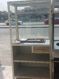جامخانه مال لفات مع ميز للبيع مستخدم  شيء قليل السعر اتصل على الارقام ...