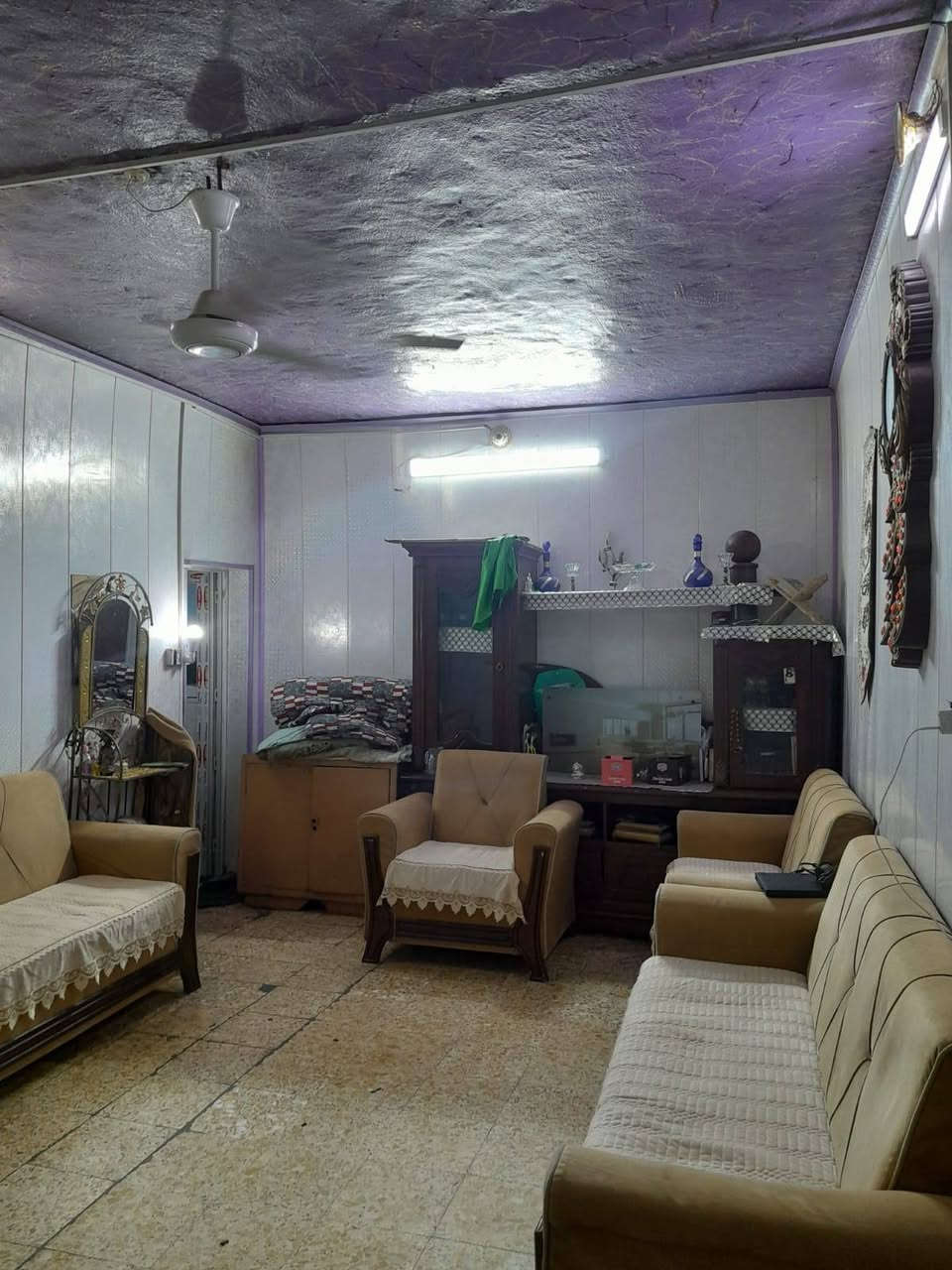سلام عليكم دار للبيع المساحه 96 متر الموقع النجف الاشرف حي الزهراء شارع المدارس فرع دكتور سلام  شارع عرضه سته  ***********
