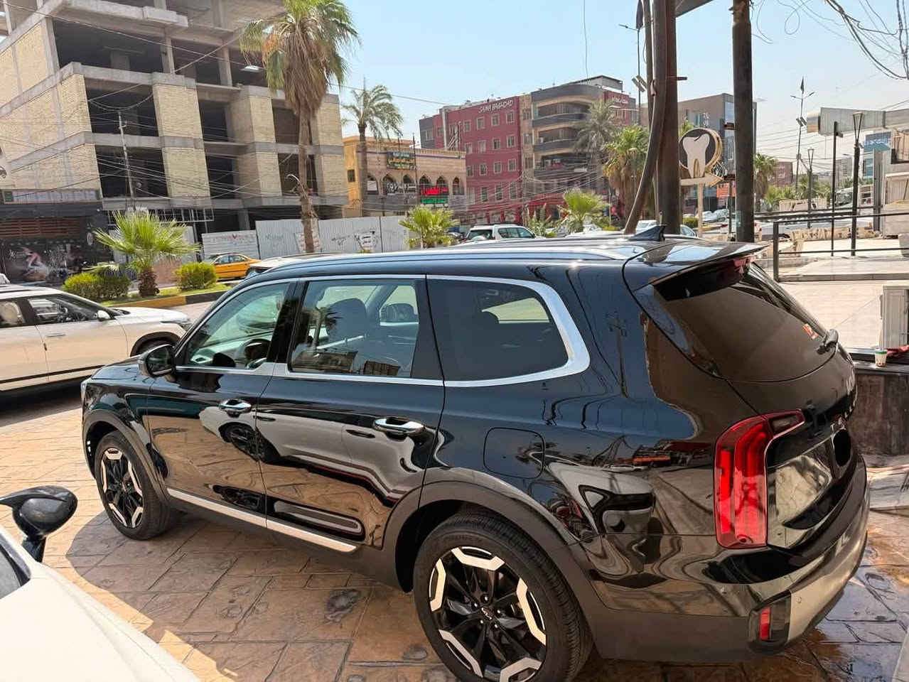 سلام عليكم 
تيلورايد 2025 فول وارد امريكي 
7 راكب 
ممشى السيارة 17 الف 
رقم بغداد السيارة باسمي يعني تحويل مباشر
السعر 30,500$
*********** رقمي
