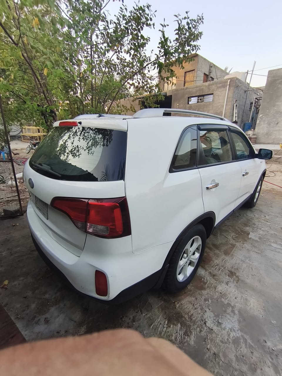 كيا سورنتو مديل 14 بسمي 7 راكب 3 قطع تبريد كشنات جلد نظام ايكو لد امامي مكفوله من الصبغ ماعدى طرف البنيد مثل مامبين بالصور ماشيه 180 كم خليجي ***********/***********
