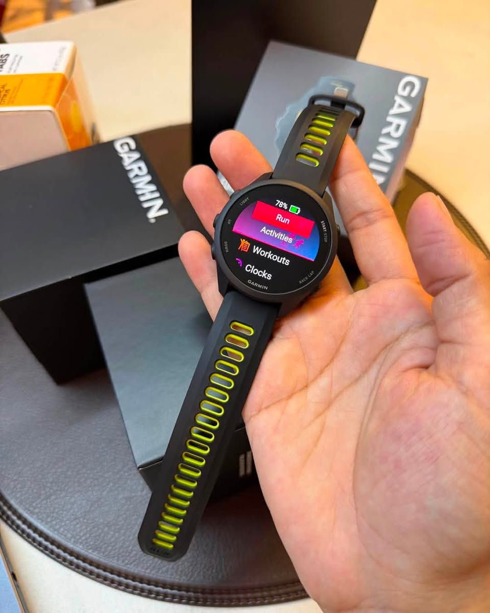توفر الان اخر واحدث إصدارات Garmin forerunner 170 بنسخة عادية و نسخة Music 
سعر النسخة العادية 450 الف دينار 
سعر نسخة Music 525 الف دينار 
وتوفر نسخة forerunner 70 بسعر 375 الف دينار 
مع ضمان سنة استبدال 
والتوصيل مجاناً وهدية سدادة شحن للحجز خاص او واتساب 
*********** 
#garmin #جارمن #Forerunner170
