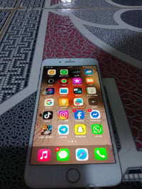 ايفون 8 بلس • بطارية ٧٨٪ • ظهر مكسور