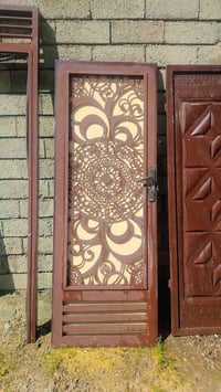 باب حديد • خارجية • مع حمايات
