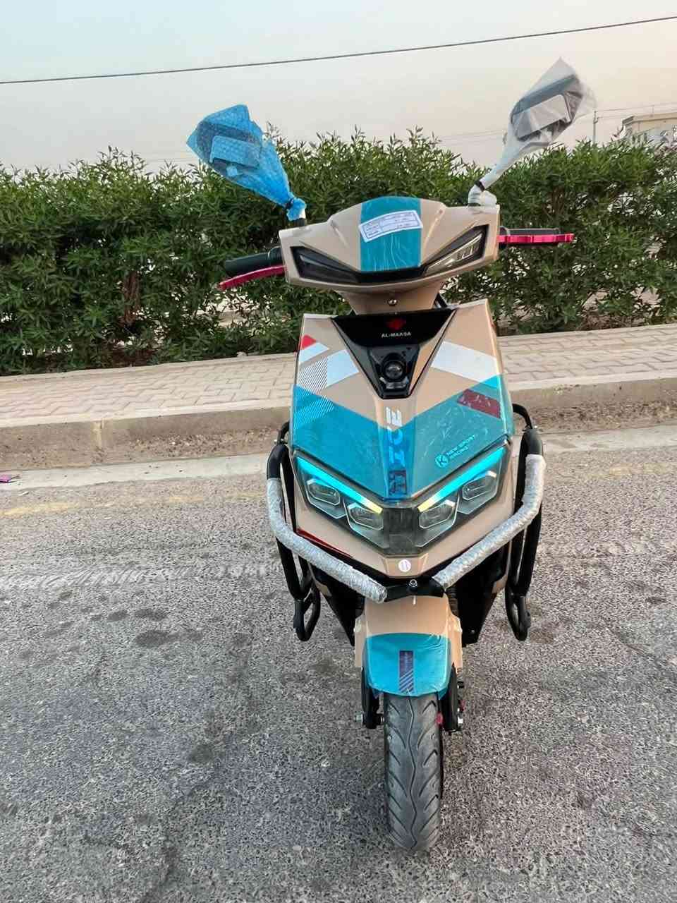 السلام عليكم
دراجه شركة شبح الماسه 
موديل2026
موطور بالكارتون جديد
(اخو الزيروو مستخدم شي قليل جداً مكفول حتى من شخط ...)
(بطاريات عدد 6 على فحص ) 
فول مواصفات  «ملف3500
(نظام  R) (نظام P)
(مخرج شحن USP) 
(سرعة 99حقيقي) (سرع 4)
(سويجات بصمات كرتات)
(مثبت سرعة) 
لايت زنون عالي ناصي 
سماعة بلاتوث بلادي 
جنطه خلفيه بلاديه
اشاير يمنة يسرة دبل اشارة
السعر 700الف وبي مجال
الموقع داخل الرمادي 
الاستفسار :***********

