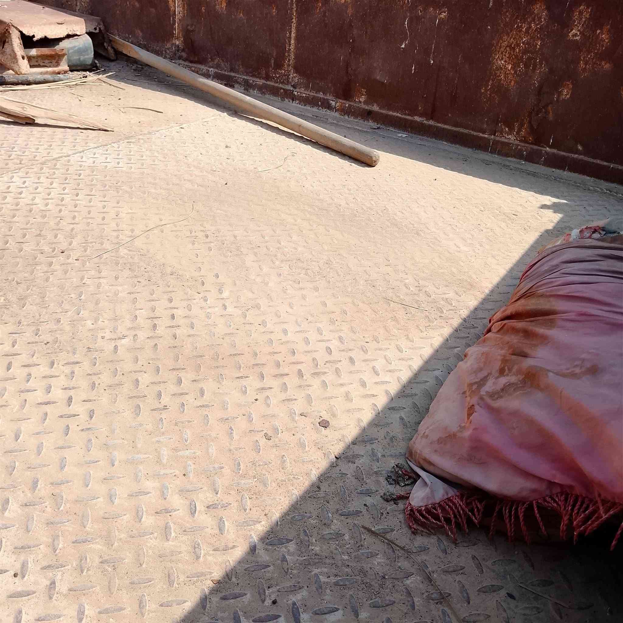 عربانه حدادي للبيع ناقصه دنكير وبستم جاهزه عوزه بس صبغ دبل شاصي العنوان نجف مشخاب ***********
