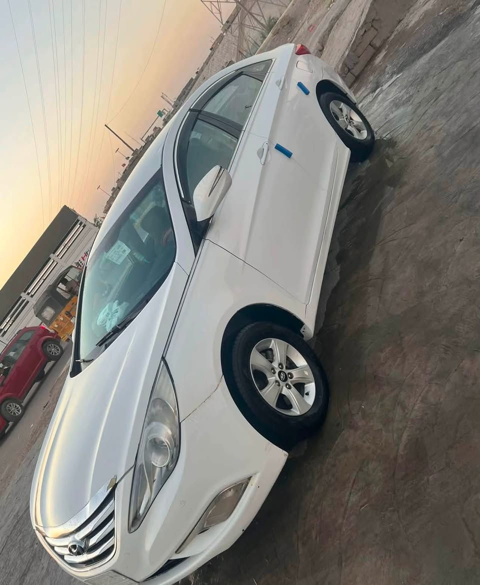 سلام عليكم.. سوناتا مديل 14كوري اللبيع السعر 105وبيها مجال كلش  قليل  اربع قطع جاملاقات كدام البنيد بلادي مصبوغ وجاملغ الخلفي  بدون حادث  مكينه 2000دوش  +تبريد تخم تاير حداديه خير من الله   العنوان: البصره  القرنه 
رقم الهاتف: ***********
