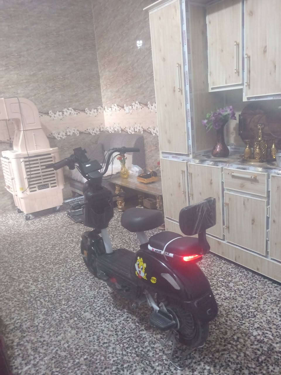 دراجة شحن 250 وبيه مجال 0771063584 / ***********فقط واتساب
