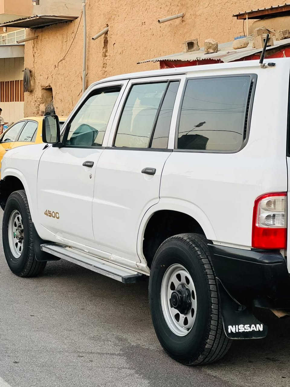 لبترول 2001 ناو بور مةكينةو گير بةشةرت بةشةرتى تةحويل و حاسيبة سةنةوي تةوةكو 2030 سى بةلة بوياخى هةية سعر 115 وةرقة و مةجاليكى برايانة 
ز.م  ***********
