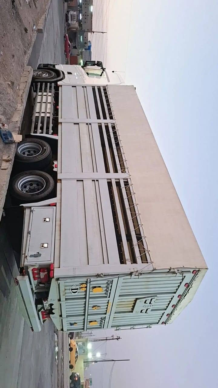 الشكل الجديد حجم 450 R
فول مواصفات 
كفاله عامه تخم تاير كله جديد
السياره تك تاير بسنويه
بدي جديد بريص 480 ستندر 750
ثلاجه ومطبخ سوريات 
سياره بسمي كبل تحويل السعر ع الخاص 
***********
***********
