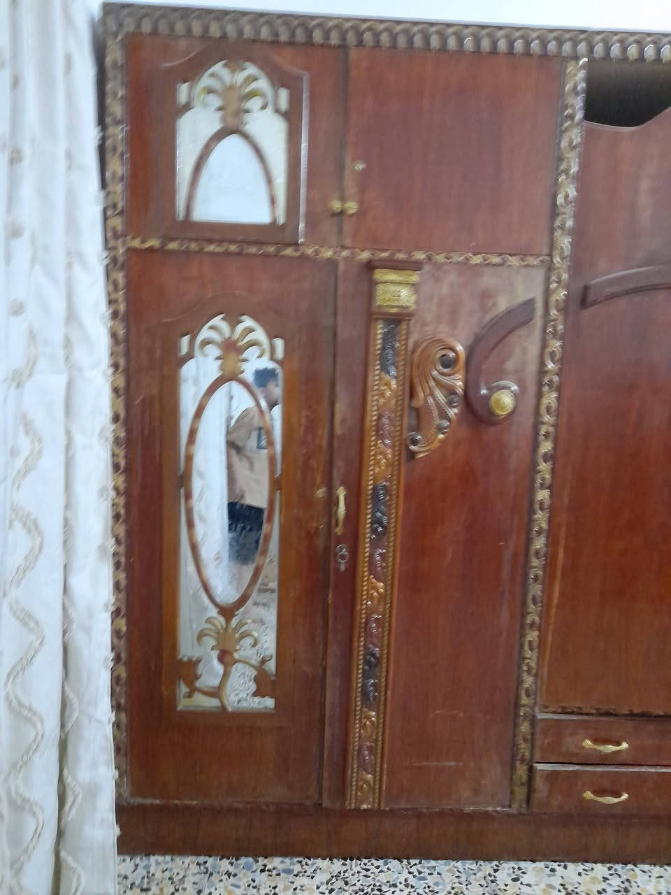 سلام عليكم
كنتور للبيع نضافه 90%جاهز 
سعر ب200الف 
والشراي بي خير ويدلل 
مكاني قلعة سكر 
للستفسار *********** بي واتساب
