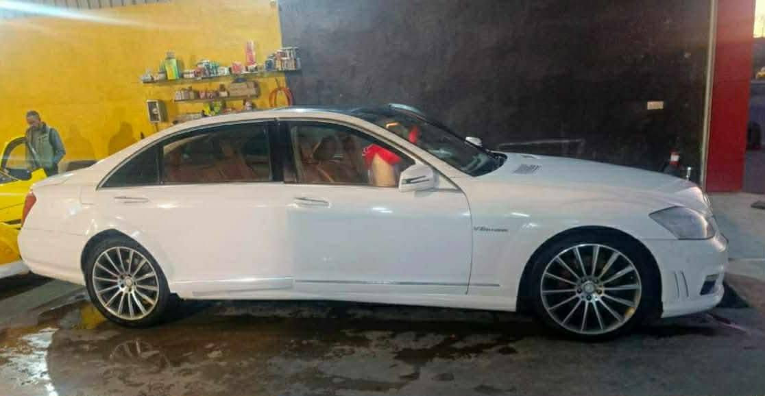 مارسيدس اس كلاس فول مواصفات
انتاجها للخليج 
الحجم S500 
محرك 8 سلندر 
كير 7 سرعات 
بصمة ابواب وصندوق وتشغيل 
بانوراما 
بردات عدد 5 
ترحيب اضاءة وفتح باب 
كشنات عدد 4 كهرباء 
تدفئة تبريد كشنات 
الجام مظلل من خلال التحكم 
لايت زنون دوار 
تخم تاير جديد باتري جديد 
اكفل سرقة وعشائر 
الشراي يتصل ***********

((((((((((((( السعــــــــر 60 بيها مجال)))))))))))))))) 
____________ملاحظـــــــــــــة____________
لاتجيني وتكلي دزلي صورها تعال شوفها بعينك 
ــــــــــــــــــــــــــــــــــــــــــــــــــــــــــــــــــــــــــ
