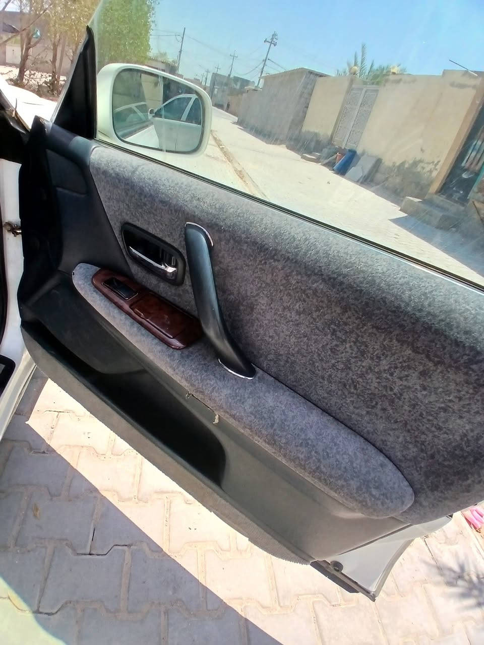 سلام عليكم راس ثور فلات للبيع موديل 98 مكفوله من كصه ونقل جثه سياره مدفوع كمركه بل 2021 باقيه بس عل لوحات سياره نضيفه تبريده شغال غرفته كلش حلوه مكان السياره نجف السعر ٧٠ بيه مجال بصيط رقم ***********
