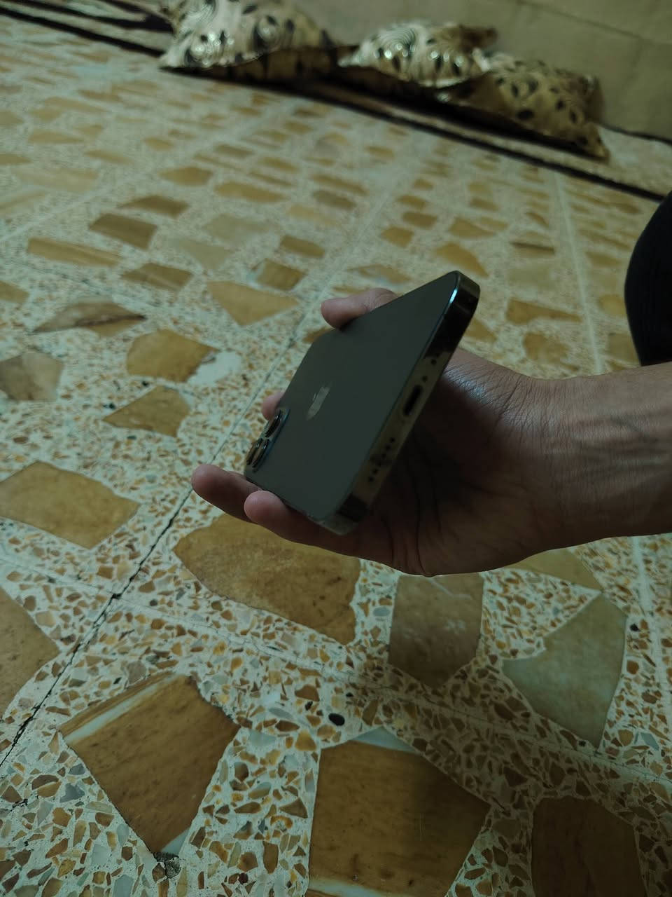 السلام عليكم ايفون 12 pro max
الجهاز لك شرط النضافة مبدل شاشة أصلية شرط وبطارية أصلية شرط 100 ذاكرة 128 تك سيم فيس اي دي واقف
السعر 330 وبيه مجال بسيط مكاني الموصل الايمن واتساب ***********
