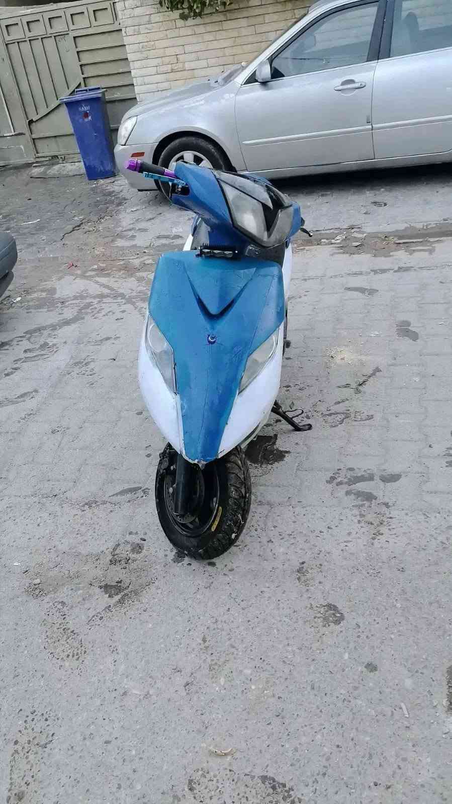 سلام عليكم ماكس ثعلب او GTR الدراجة للبيع مديل 2005 كابريتر  تجفيت جديد قبل اقل من شهر بس بدلت دهن و حطيت مال سيارات كامت تدخن حطيت دهن مالت دراجة بقت نفس الشي و سالئت المصلحين كالو لاستيك ولف بس الدراجة غير التدخين كاملة ما ناقصهة شي كهربيات او كلاجات بيهة قبق فلاوين رياضي يدات بريك رياضي التايرات الامامي جديد و الخلفي نص عمر شرط شلعة و معدل طيران باتري جديد 2026 نكرة سلف شوكت ما يعجبك و الفلنجات مال البريك المامي يراد تبديل لان يطخن البريك الامامي او الخلفي بل مكان بنزات جديدة الدراجة كاملة علة ايدي بي يراد تبديل لاستيك ولف و ترجع جديدة المكان الدورة *********** السعر 275 و بيهة مجال
