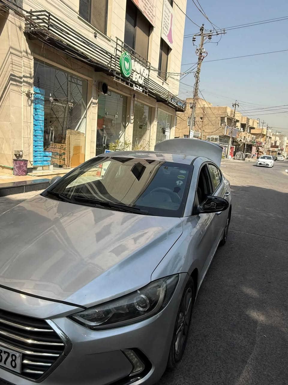 النترا 2017 امريكي 
مكينة 2000 دوش مفتوحة بيها قبغ ولفات
تبريدها ناقصة بس كمبريسر
حادثها 3 قطع + بيها بارد بالباب
رقمها اربيل تريد تحويل + تريد وكالة 
السعر 100$ وبيها مجال بسيط
وكلشي بسعرة شباب 
مكاني بغداد سيدية
للاستفسار ***********
