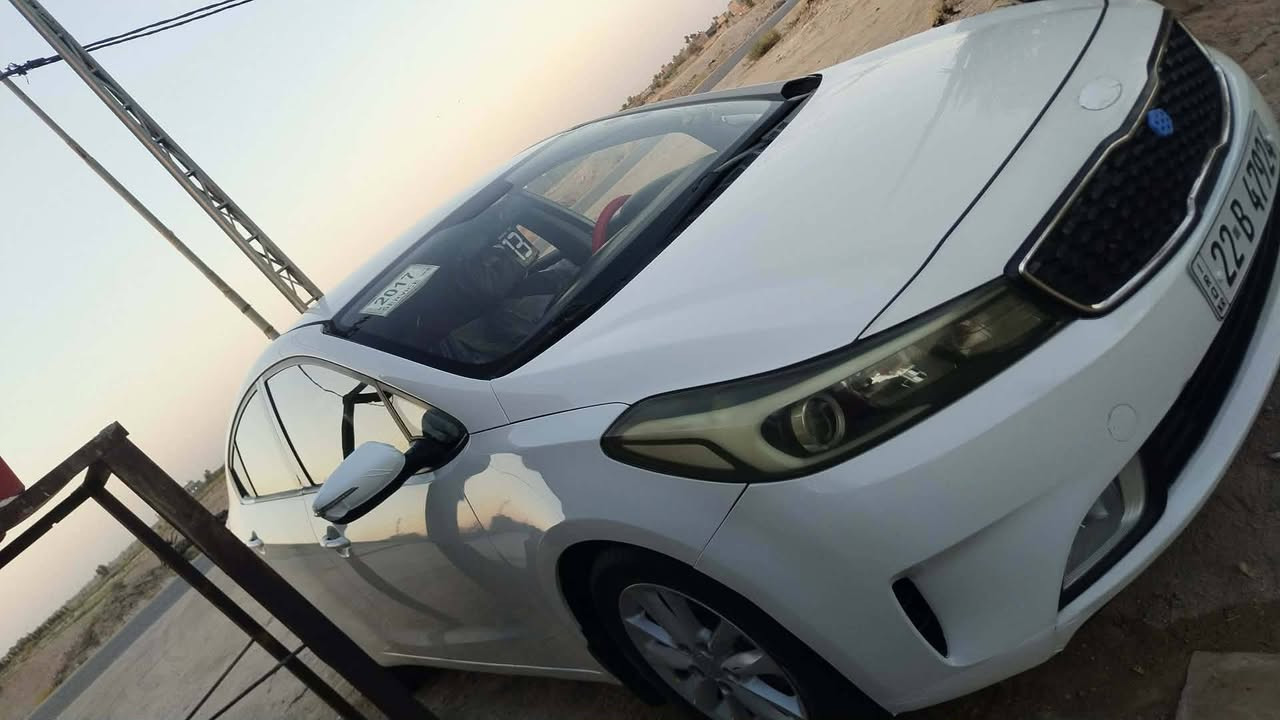 السلام عليكم سيراتوو البيع مديل 17 سيارة جاهزة وجديدة كلش بيهه ٣ قطع صبغ الباب وجاملغ ضربه دراجه مكينه كير حداديه تبريد كفاله برغي مامفتوح بيهن سنويه ورقم جديد قبل شهرين سويتهه مكاني كربلاء السعر 120 وبيهه مجال قليل ***********
