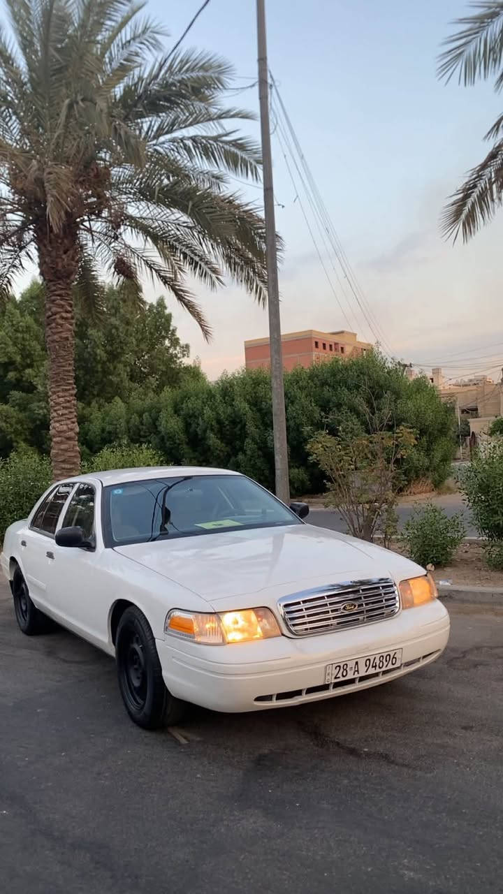 للبيع فورد كروان فيكتوريا  موديل ٢٠٠٧ 
رقم انكليزي هزه وارقام وجدد 
سياره بدون ضربه صبغ عام للجماليه.  
مكينه كير شغاله ١٠٠/١٠٠ 
صدر امامي خلفي جديد لوك 
تبريد شغال ثلج ويه السويح 
تخم تاير جديد 
شاشه كار بلي. كامره خلفيه 
جام كهرباء 
سياره مصروف عليها ادامه كامله بدون اي نقص مال جناي 
السعر 58$
مكاني بغداد حي الاعلام 
للاستفسار الاتصال على الرقم ***********
