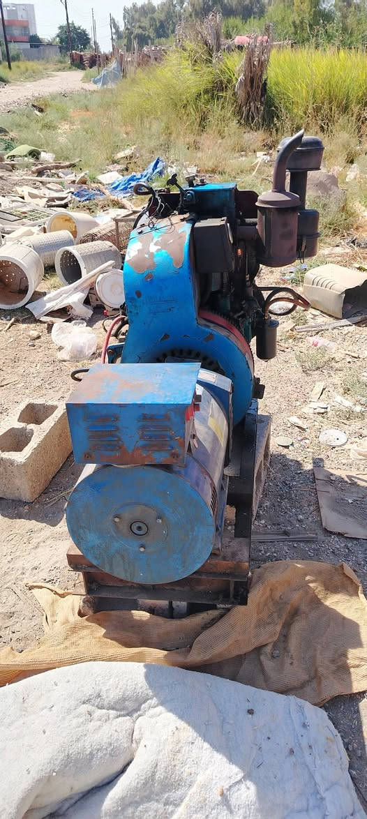 مولد للبيع نظافه خير من الله استعمال قليل تشغيل سلف وهندر مع الباتري وشحن داينمو عل فحص السكن ديالى للأتصال او واتساب ***********
