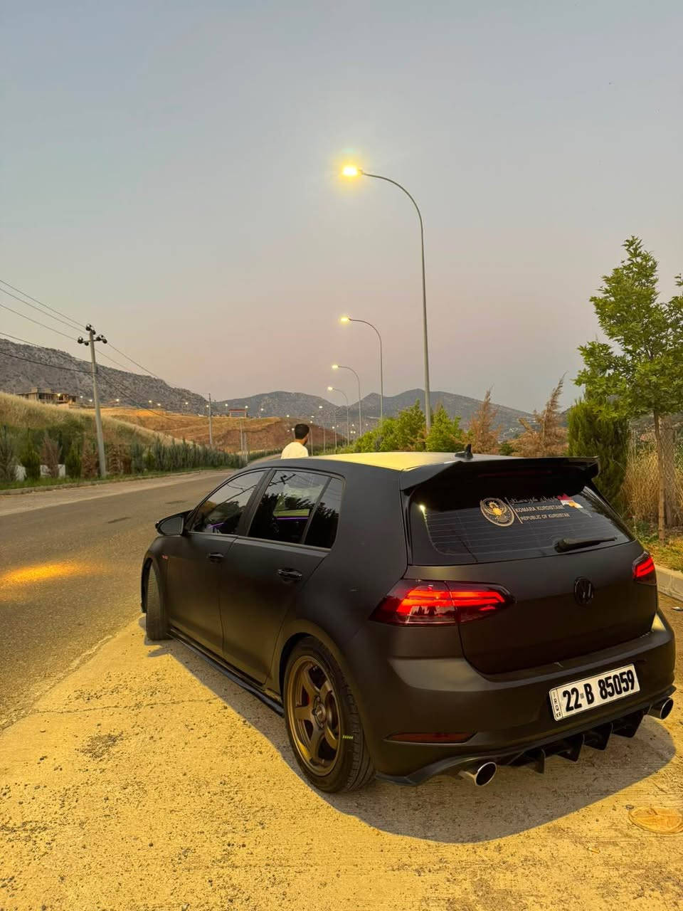 گولف Gti فول بس بئ بانوراما 
موديل 2020 سياره عام لسقه مات كريه 
كير محرك جديد 
ستيج 1 
سستم گزوز و شوطه 
4 ويل سبورتي 
3 قطع صبخ بئ شاصي 
70 هزارا يا ب ريفه جوي 
غرامه مليونه ك يا لسه ر دي سعرئ هيت خار
سعر 126$ ورقه
رقم تلفون *********** زاخو, دهوك
