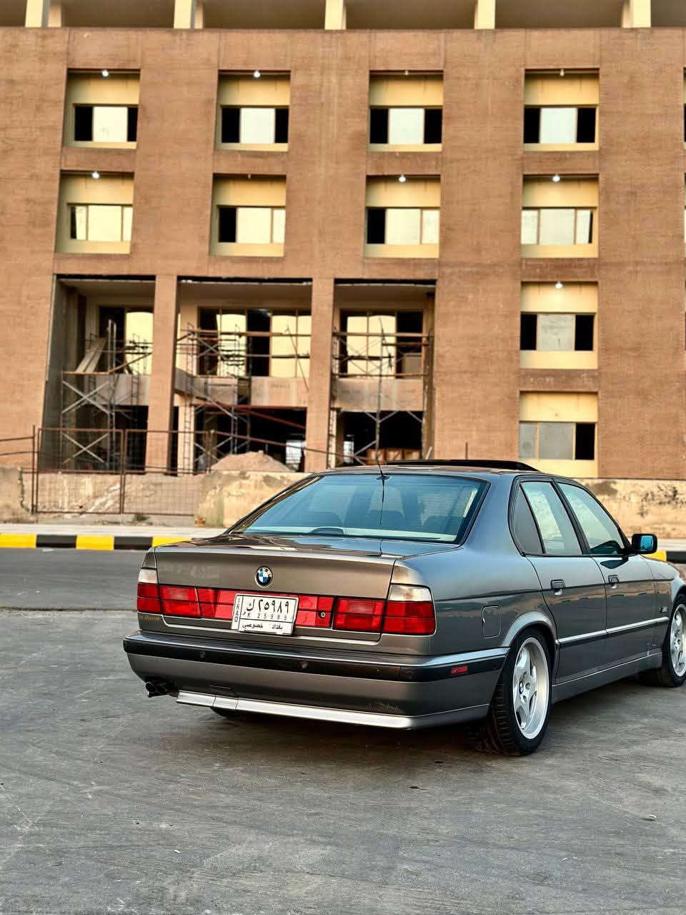 بي ام دبليو 525 • كت M • زنون اصلي