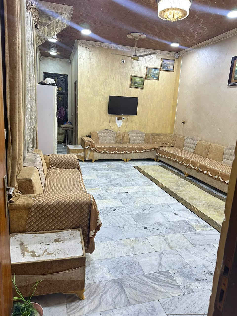 يوجد بيت للبيع بحي اور الاولى شارع الطب العدلي فرع اسواق الشورجه المساحه 175م للاستفسار ع الرقم ***********

