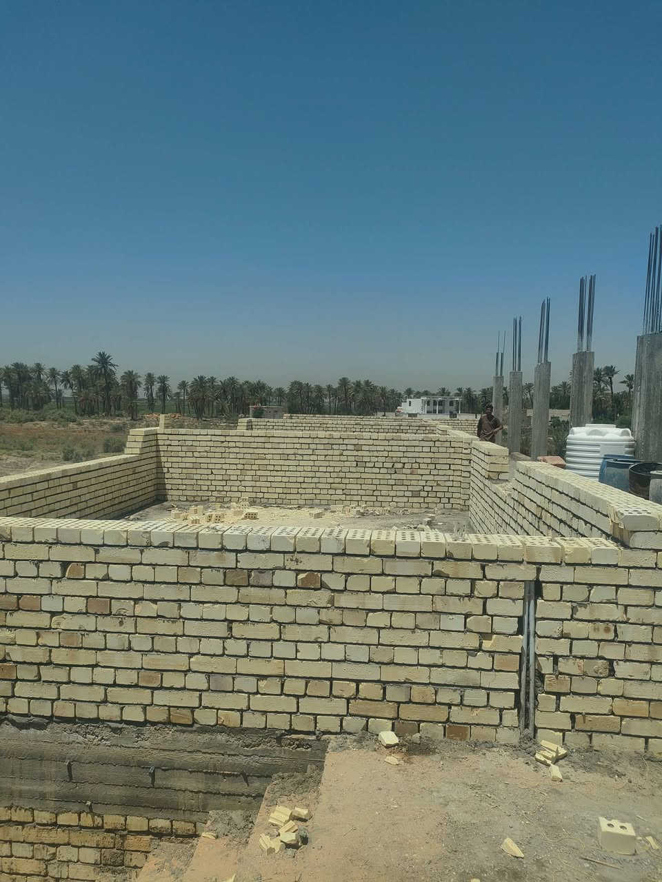 خلفه بناء • درجة اولى • تنضيف البيت