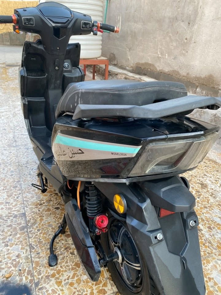 دراجه سكنس شحن 
بطاريه ٣٢ ملف ٢٠٠٠ 
بطاريه ٦ 
الشاحنه الاصليه وياها 
نضام امان 
اشارات عالي ناصي كلشي شغال بقيه تفاصيل بالصور موضحه 
السعر ٣٧٥ 
الموقع البصره گرمة علي
الرقم ***********
