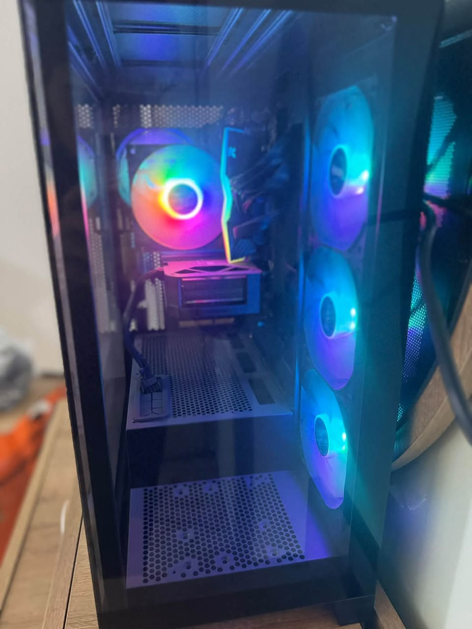 pc للبيع
المعالج: i5-14400F

كارت الشاشة: RTX 5060 8GB

الرام: 16GB (2x8GB) Team Group DDR4 3200MHz

الهارد: WD Green SN3000 1TB NVMe M.2 SSD

المذربورد: ASUS PRIME H610M-K D4 ARGB

الباور سبلاي: SAMA 750W

الويندوز: Windows 11 Pro

السعر : مليون و 350 الف 

مكاني بغداد 

***********
