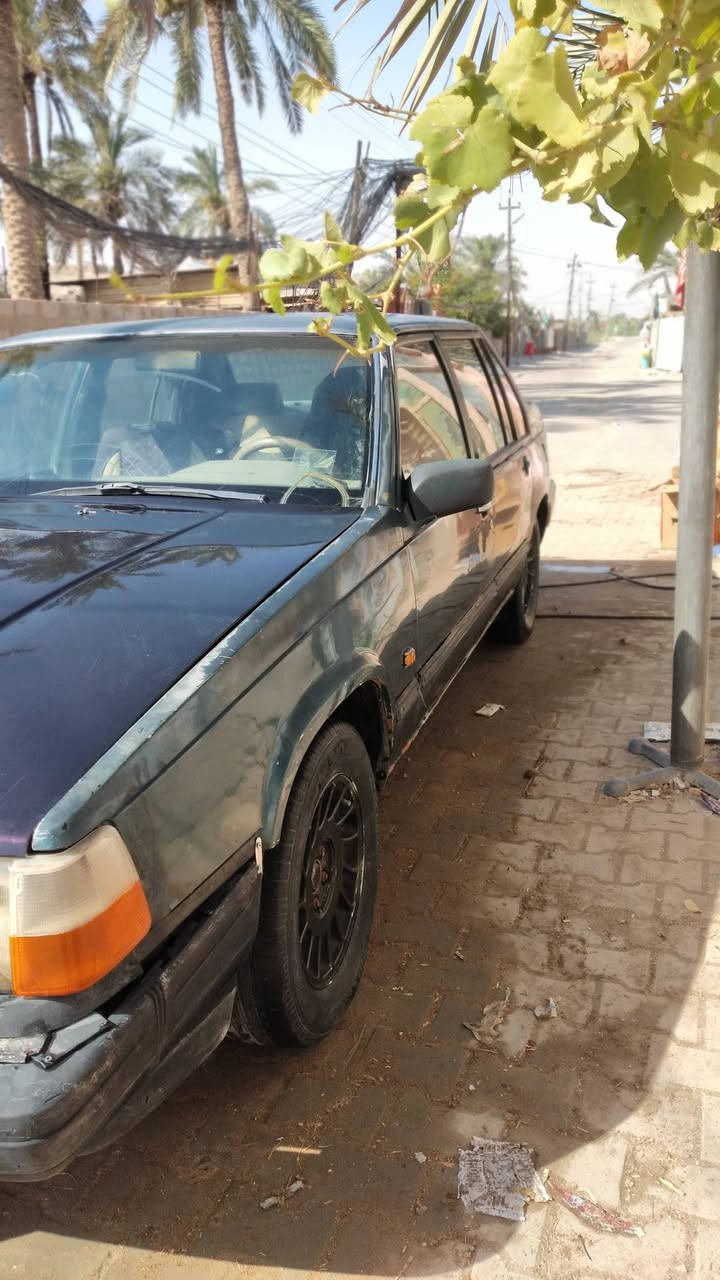 السلام عليكم  
سياره فالفو للبيع مكينه وكير فالفو السعر ٢٠ وبيها مجال مكان النجف الاشرف المناذره
الرقم ***********
***********
