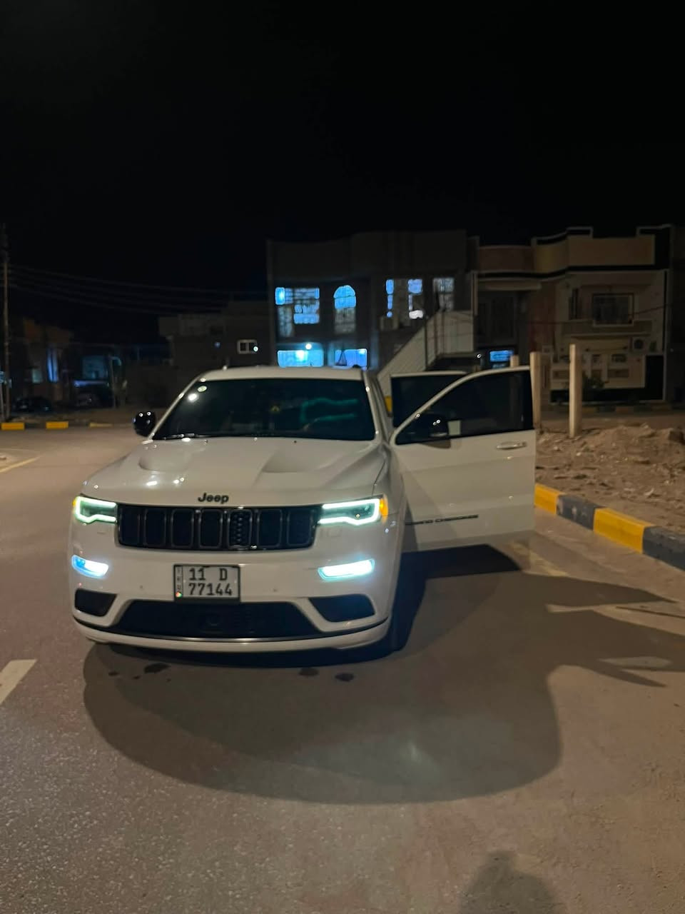 جيب 2019 لمتد اكس الفئة المرغوبة   ام الرادار   بنيد فتحتين بلادي رقم مميز بغداد باسمي بجم كبس شرط تبديل بيبان ثنين فقط بدون دواخل بدون  ايرباك  بدون كلشي شرط جاهزة على اخر شي من تايرات تخم  تبريد كير ومكينة كفالة جديده كلش  ماشيه 90  سعره235  وبيها مجال موجود واتس اب  الشراي يتعنى ويشوفه ويدلل  ***********  مكاني ناصرية ذي قار
