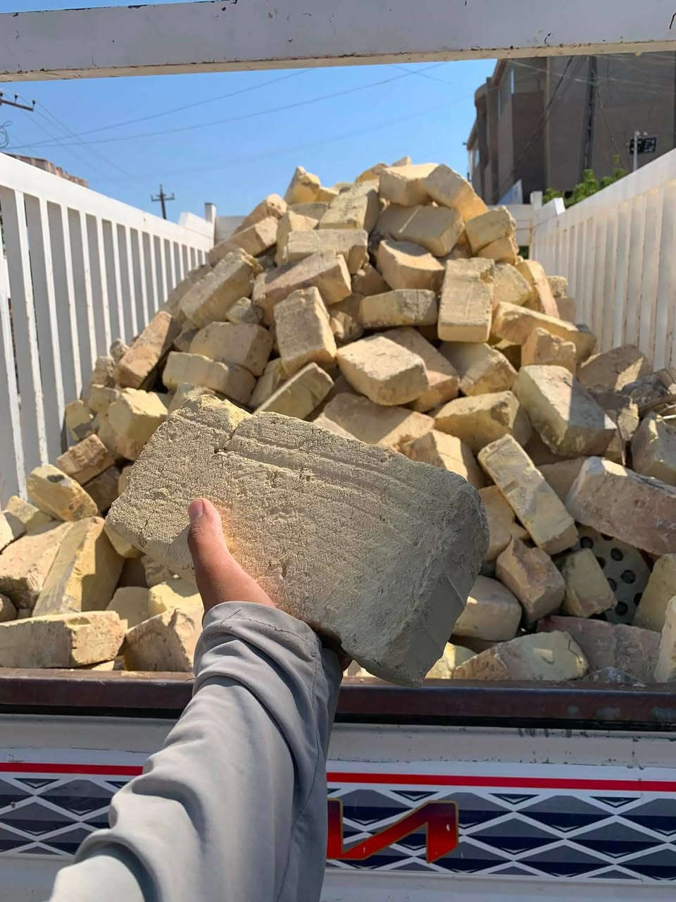 يوجد طابوق عادي وجمهوري مستخدم للبيع للاستفسار ***********
