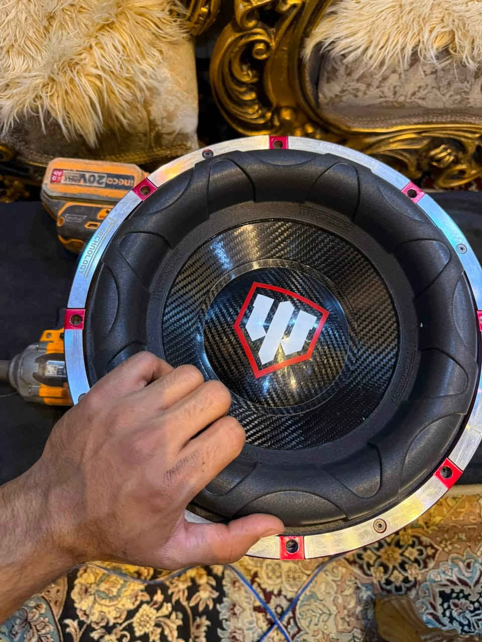 ساب وفر تي تي تكلنوجي 🇺🇸🇺🇸🦍
Rms 1300
Watt 2800
دبل كويل 2+2 اوم كويل اسود 3 انج 
جديد كارتون  
***********
