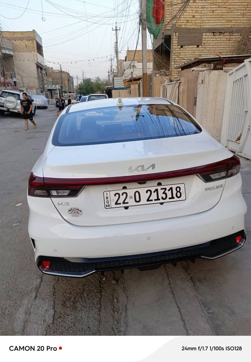 السلام عليكم  بيع مستعجل
كيا كي 3 موديل 2025 فول مواصفات ماشية 39 السيارة بأسمي شرط التحويل بيها جاملغ فقط بسيط بدون دواخل السيارة جديدة السعر 135$ وبيها مجال بغداد الشعب ***********

