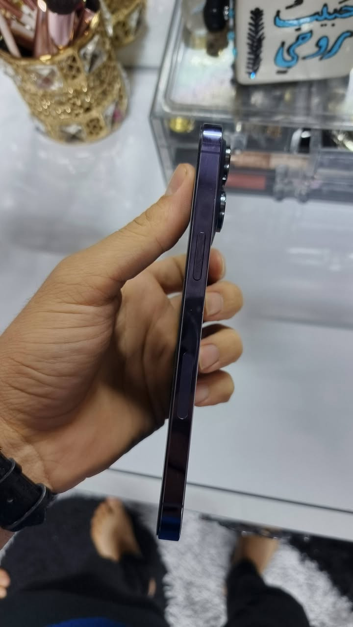 ​⚡ iPhone 14 Pro Max - للبيع ⚡
الموديل: آيفون 14 برو ماكس (iPhone 14 Pro Max)
​المساحة / الذاكرة: 256 جيجابايت
​اللون: بنفسجي عميق (Deep Purple)
​نوع الإصدار / الشريحة: أمريكي (LL/A) - يدعم الشريحة الإلكترونية (eSIM)
​الحالة العامة: نظيف جداً وممتاز، شاشة بدون خدوش، 
1-  مبدله + بطاريه 
2- شريحه إلكترونية فقط
السعر  650 الف 
الاتصال 
***********
