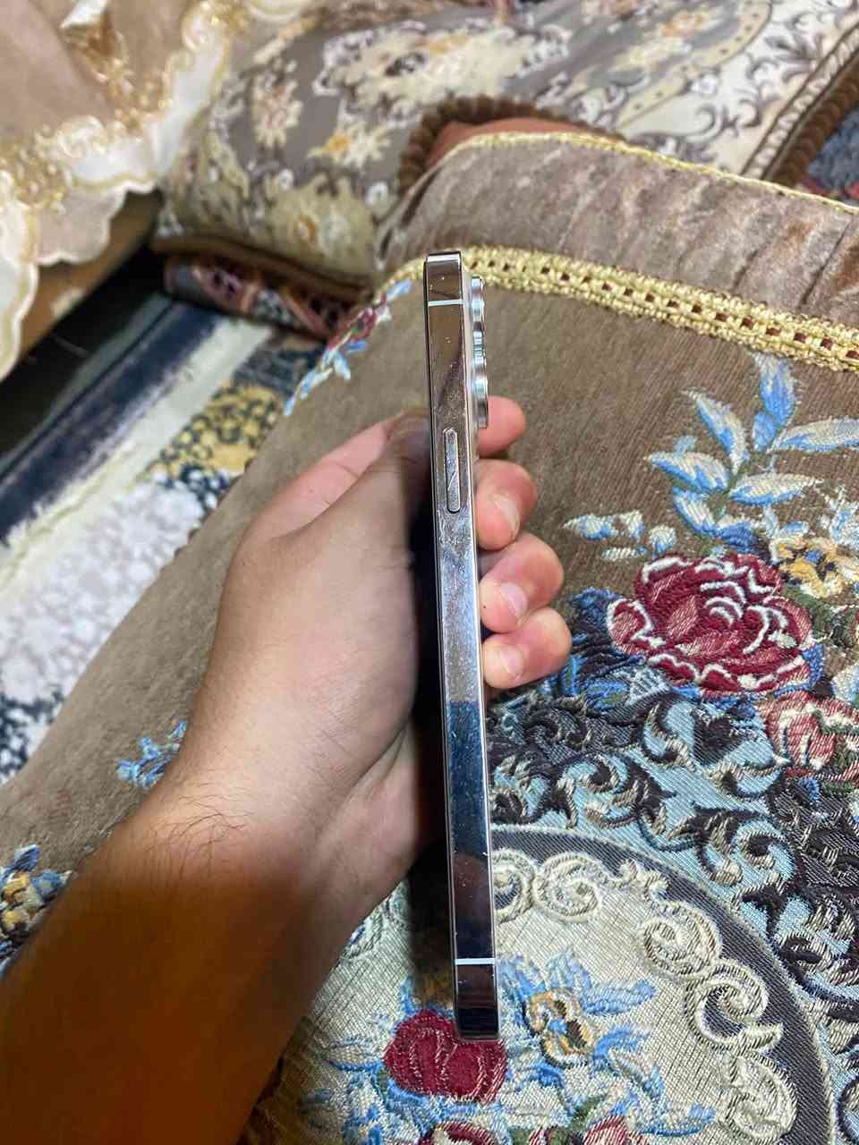 السلام عليكم ايفون 13 برو ماكس للبيع
بطارية 71 مال شركة 

ذاكرة 128

 تك سيم

ما مفتوح شرط 

السعر 675 وبي مجال  

الاتصال ***********

