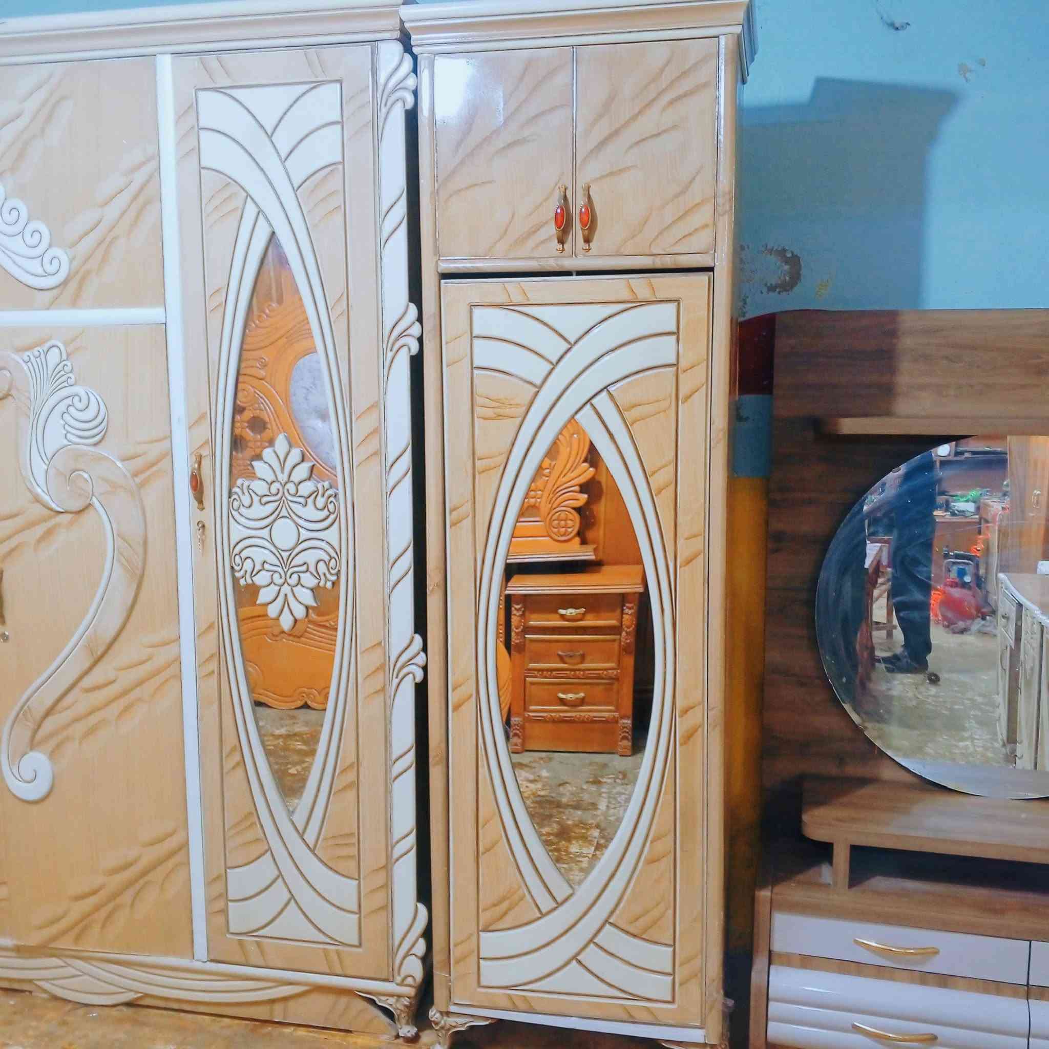 معرض ونجاره حجي سجاد ارخص الاسعار غرفه ام 6 طابقين تزكام ضهر جرجوبه زاويه كنتوريه بعلو غرفه جديده ضخمه كوت حي جهاد زويرجات مراسله او اتصال ***********
