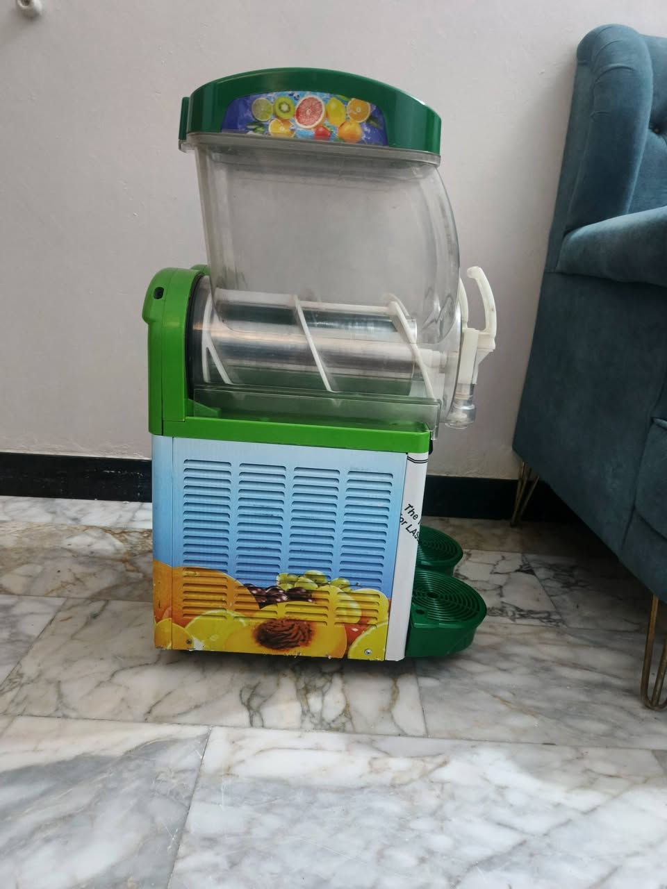 (مكلف بالنشرم) مكينة ازبري نوع هوسك مستخدمه قليل نضافه90%لبيع وبسعر مناسب الاستفسار الاتصال ***********بيه واتساب
