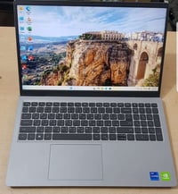 تحية طيبة .. لابتوب DELL وكالة شرق اوسط بحالة اللوك ما يفرق عن الجديد ...