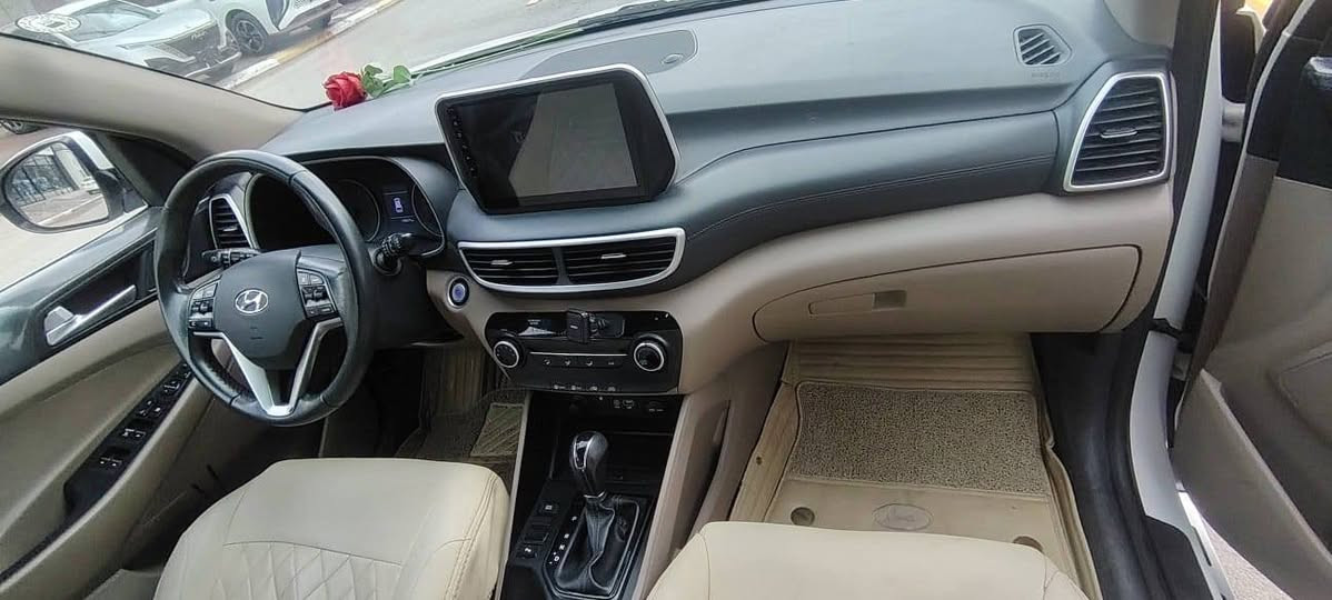 السلام عليكم
توكسن 2020 مواصفات comfort جيكي

#سعر 170$ وبيها مجال 

 خليجي ابيض 

ويل 18 كروم 

بصمه تشغيل 

بصمه ابواب 

قطعتين تبريد 

تحكمات ستيرن جهتين 

كشنات جلد 

شحن وايرلس 

كامره دواره 

شاشه كبيره 

كير محرك شرط 

دوسات 

تبريد شرط 

ماشي 149 km 

ضرر باب السائق معدل وبي صبغ بدون دواخل وبخشم البوند طخه خفيفه  وبيها ملاحظات بسيطة 

*********** واتساب 

*********** واتساب موصل, نينوى
