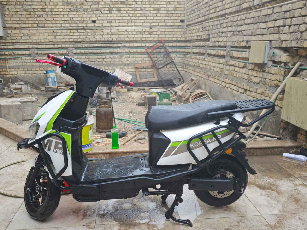 دراجه للبيع جديد سكنس شحن 🔋
مديل 2025
دراجه عطلها بطاريات  
تشتغل دراجه بس ما تمشي 
للبيع 350بيها مجال
رقم ***********
مكاني معقل
