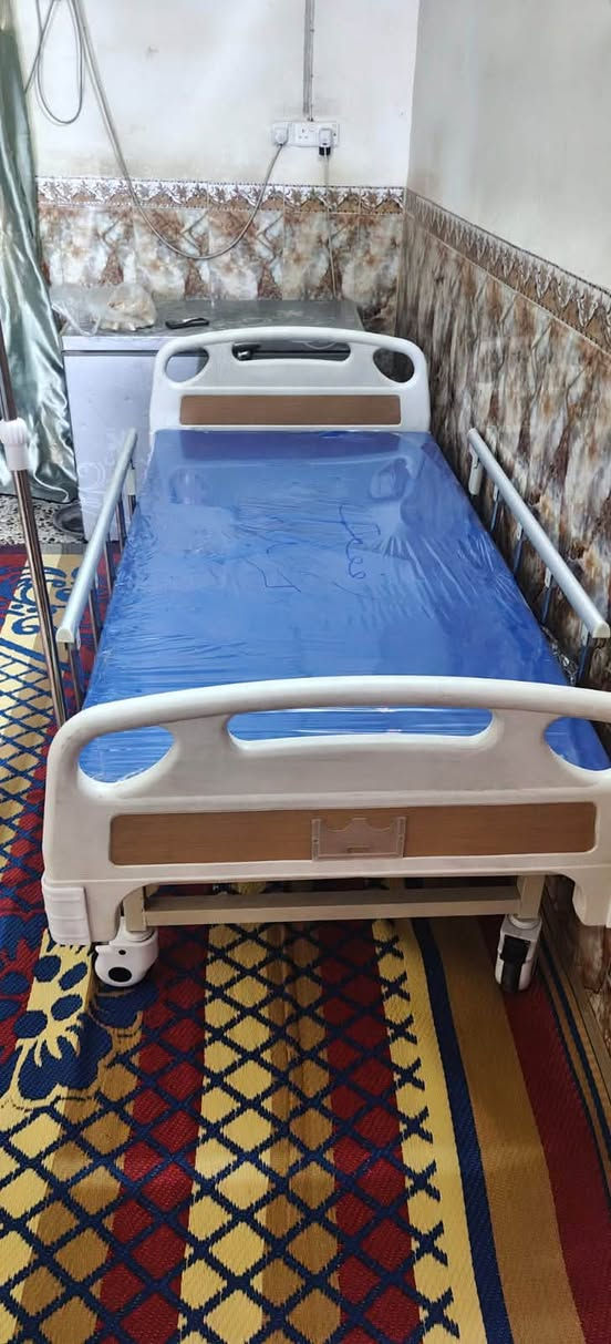 السلام عليكم متاح سرير مستعمل شهر زمان الدوشك جديد السعر 500 وبي مجال مكان طويريج ***********
