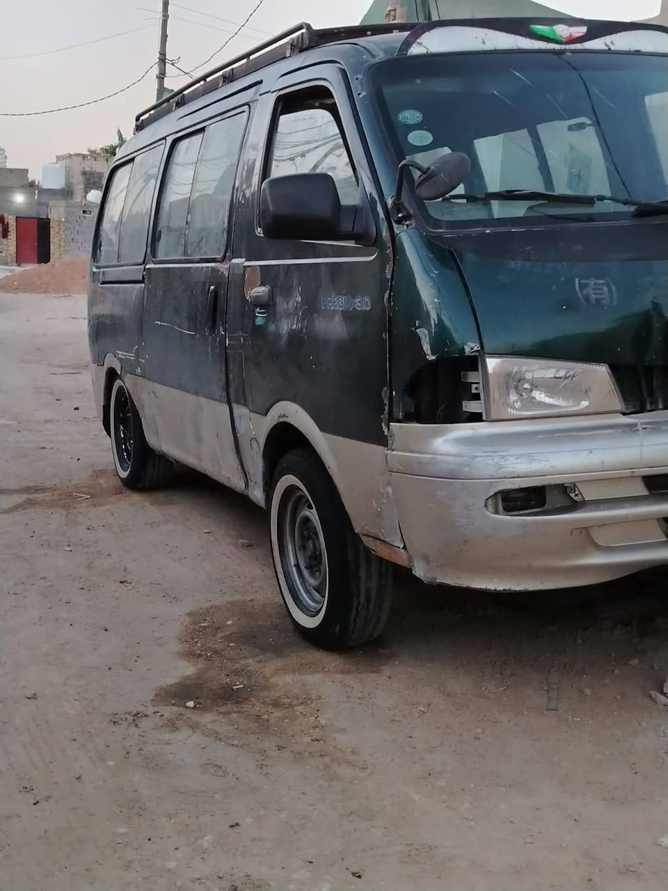 السلام عليكم بريجو 1996 مكينه كير اكسن بل صندوك ملطوبه مرور 400 وهيئه 150 فقط دواخل جديده راعيه موجود يمي السياره نكره سلف وكبل للشارع السعر 32 وبيهاا مجال للطيبين وهذه رقم صاحب السياره اني مكلف بل ***********
