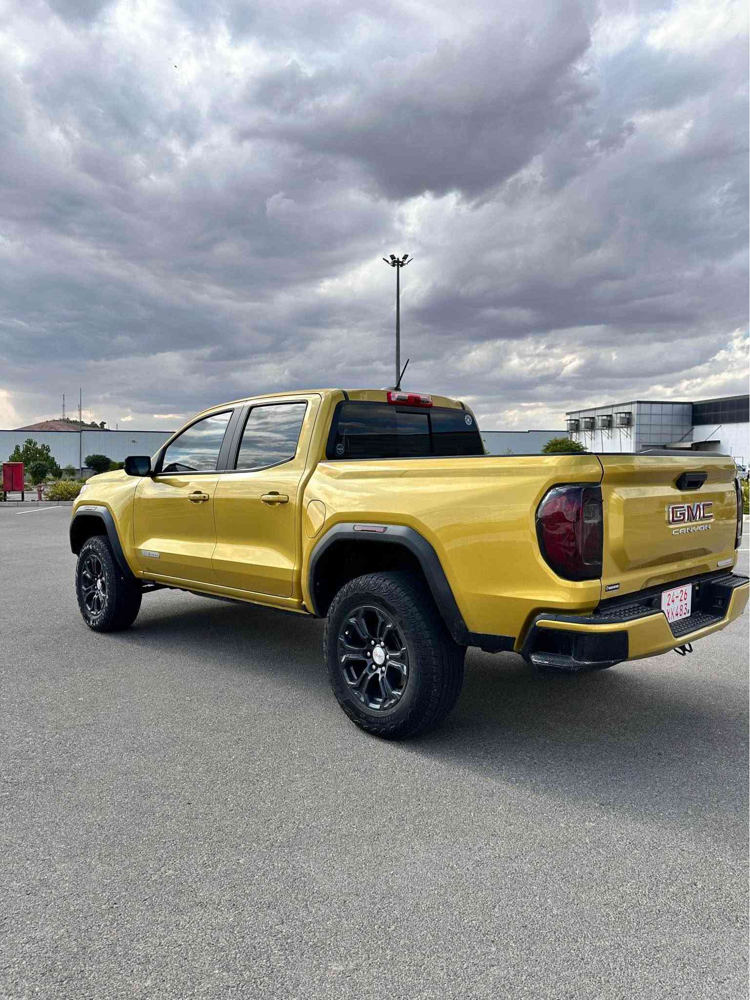 سعر مناسب 🔥

GMC canyon 
٢٠٢٤ 
فول فول مواصفات 
ماشيه ٣٠ الف كيلو 
كير محرك كهرباي شرط جديد 
سياره بيها ١ قطعه صبخ + ٢ قطعه بخ اميريكي شرط بدون حادث ب صفحه 
بجم ضهر كبس بدون ارباك شرط 
مكان سياره دهوك 
تترقم شمالي 
بدون مراوس بس بيع 
سياره بل واقع كلش احلا من صور 
***********
واتساب موجود 
سعر ٢٥٨$ مجال قليل دهوك, العراق
