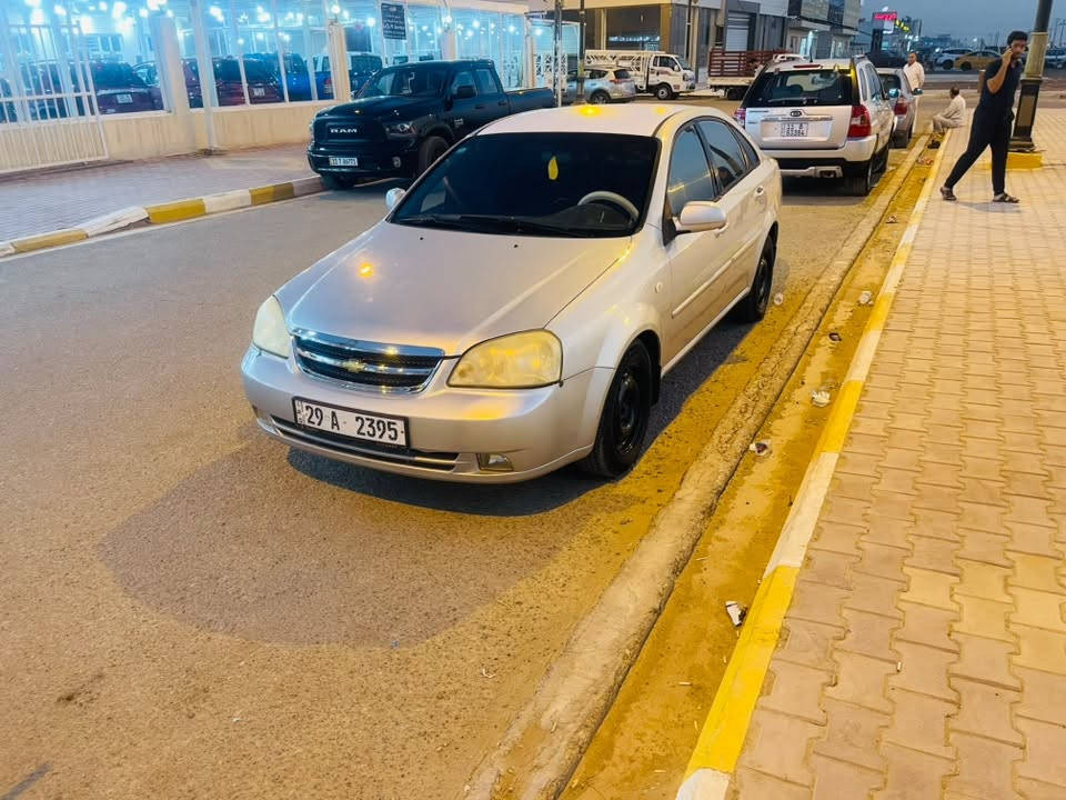السلام عليكم اوبترا 2007 السيارة مصبوغ حزام صبغ اثر جراد فقط رقم واسط الدولي السياره خير من الله حدادية جديدة  تخم تاير تبريد خير من الله غرفتها جديدة مكان السيارة الكوت  الاتصال ***********
