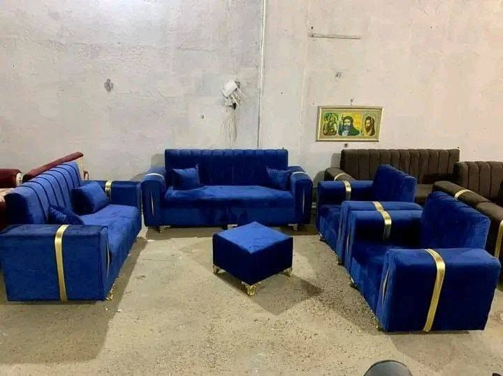 عرض خاص  خلال اسبوع فقط
موديل بطه

قماش قديفه رجل عظم عاج ويا 4كوشات فقط 

أنتبااااه إلى لأسعار 
ال١٠ مقعد   395
ال٨ مقعد   360
ال٧مقعد  335
ال٦مقعد. 325
ال٥مقعد  295

صنع عراقي  
أحدث التصاميم الفنية 
🖍الشغل حسب طلبكم من ناحية اختياركم الالوان وعدد المقاعد 
⭕️مواصفات العمل 
♦️اسفنج. مميز 
⭕️ الخشب مقعد مضغوط
رجل عظم عاج  

⭕️القماش 
 قديفه 

❇️قياسات القنفات ❇️

العرض 75
190سم  القنفه الكبيرة ام ثلاث مقاعد 
150 سم القنفه الوسط ام مقعدين 
75 سم  الكرسي. 
🌹🌹🌹🌹
جميع الالوان متوفره
توصيل داخل بغداد 5 أطراف 15

الاضافات 

قماش كتان 30 رجل نيكل 25

نص مكتوب في الصور:
- 26/12/2024 16:32
- قدیس | POCO F5