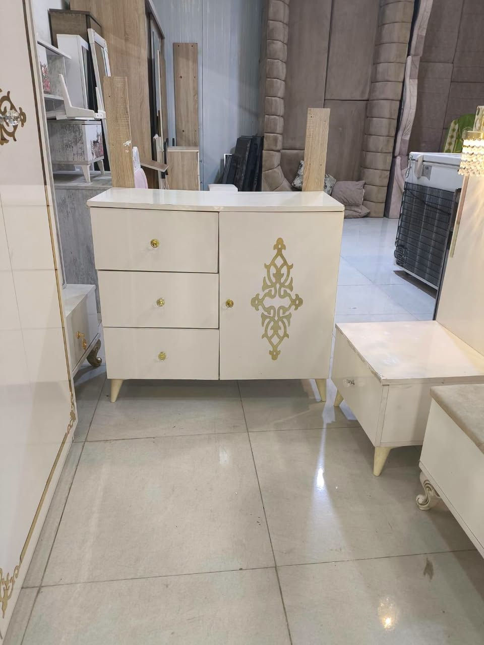 جديد معرض اربيل لبيع وشراء الاثاث 🛌
غرفة نوم نضافه 99 بلميه ❤‍🔥
5 قطع بدون اي عيب 🔥
السعر 475 الشد والنقل مجاناً 😍
دوشك+شازلون+مرايا قيافه هديه 🔥
العنوان أربيل سايدين مجمع الزيتون قرب جسر الكورنيش 
متوفر توصيل اربيل+موصل
واتساب :***********
